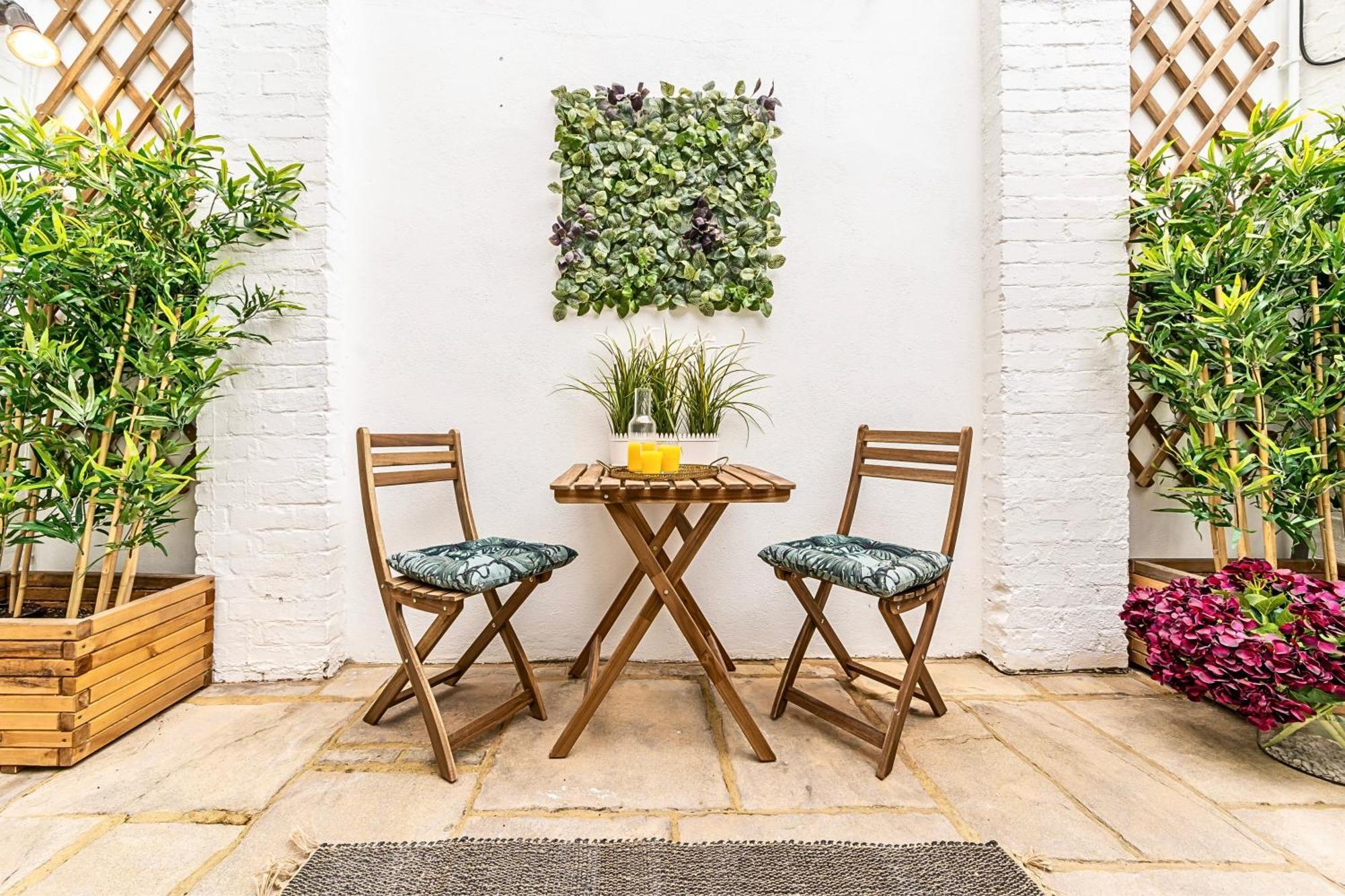 The Secret Kensington Garden Mews-2 Bedroom Full House-2 Train Lines- Spacious-Kings Road- Harrods -Chelsea Stadium-Private Small Patio Лондон Екстериор снимка