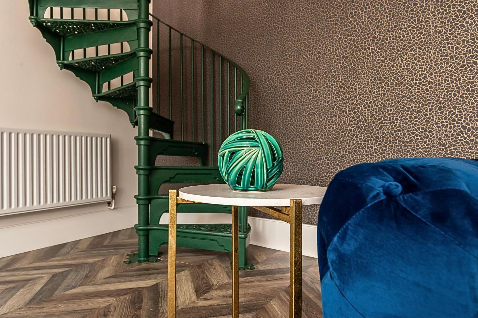 The Secret Kensington Garden Mews-2 Bedroom Full House-2 Train Lines- Spacious-Kings Road- Harrods -Chelsea Stadium-Private Small Patio Лондон Екстериор снимка