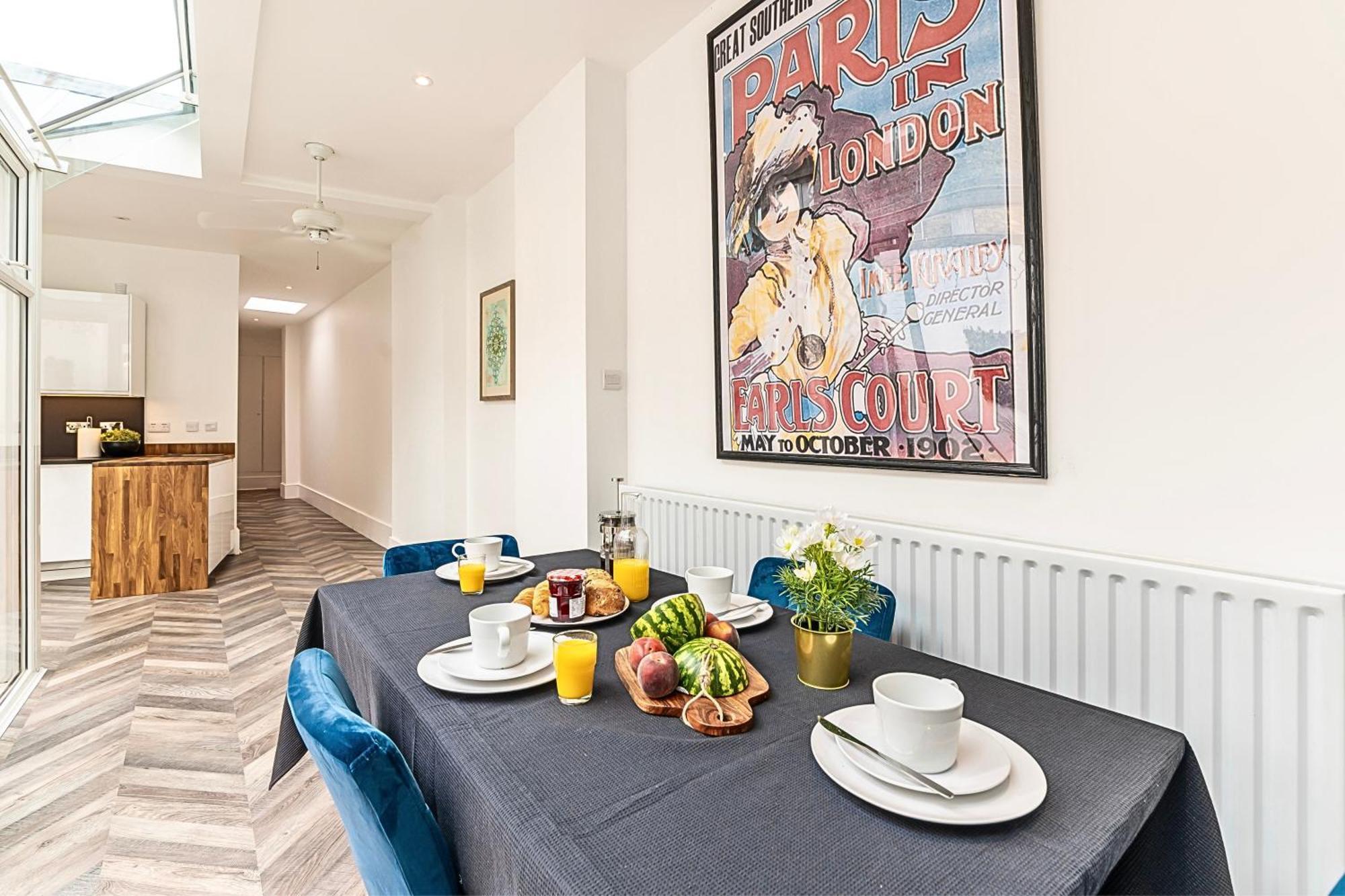 The Secret Kensington Garden Mews-2 Bedroom Full House-2 Train Lines- Spacious-Kings Road- Harrods -Chelsea Stadium-Private Small Patio Лондон Екстериор снимка